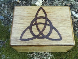 Triquetra Trifoil Tarot Box